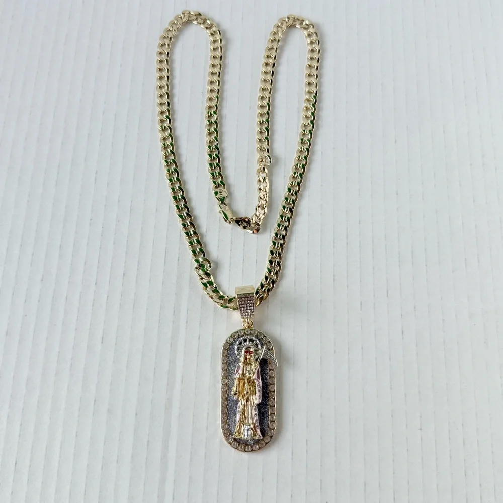 Chain 24”of man with holy death medal. Laminated‎ gold New